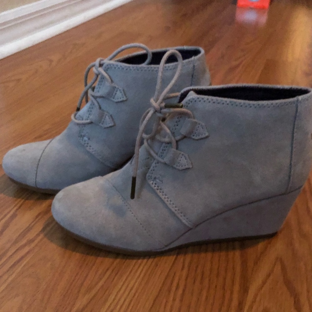 Toms wedge booties